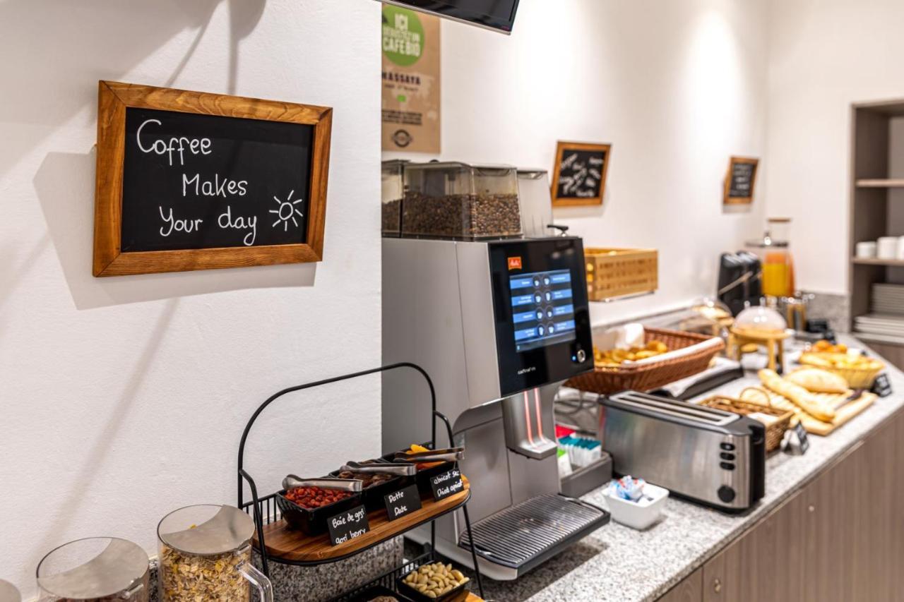 Fraser Suites Paris La Defense Courbevoie Exterior photo A coffee machine