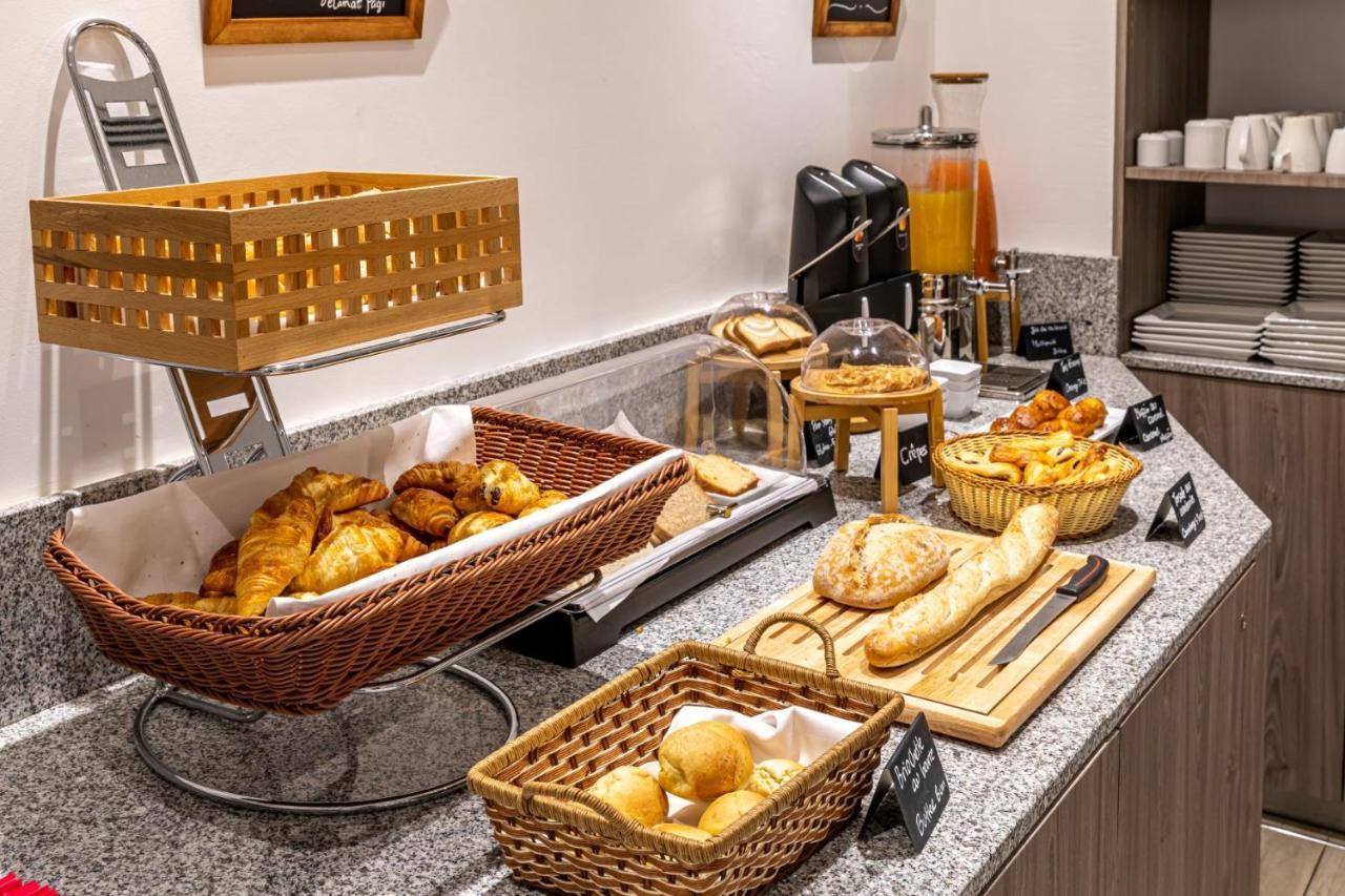 Fraser Suites Paris La Defense Courbevoie Exterior photo A breakfast buffet at a hotel