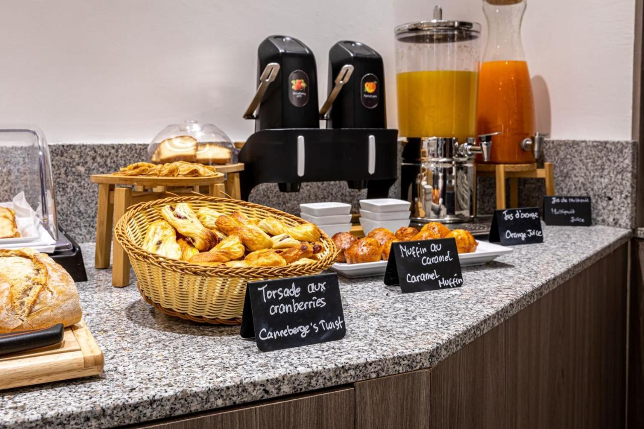 Fraser Suites Paris La Defense Courbevoie Exterior photo A typical breakfast buffet