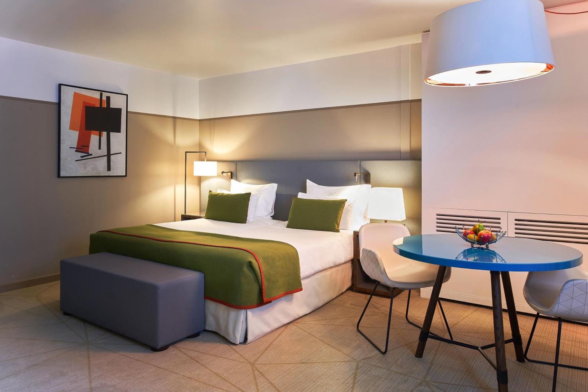 Fraser Suites Paris La Defense Courbevoie Exterior photo A room at the hotel