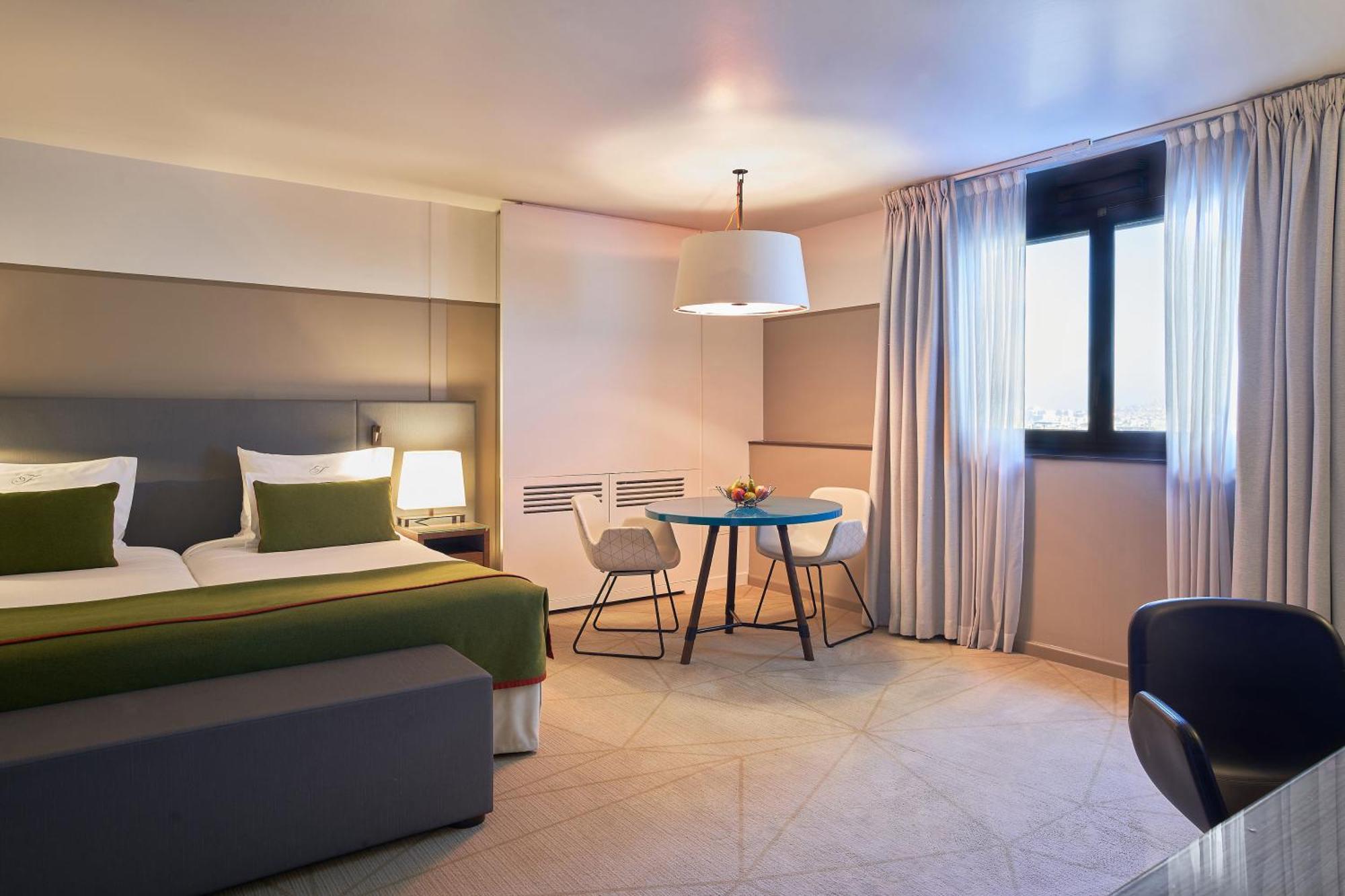 Fraser Suites Paris La Defense Courbevoie Exterior photo A room at the hotel