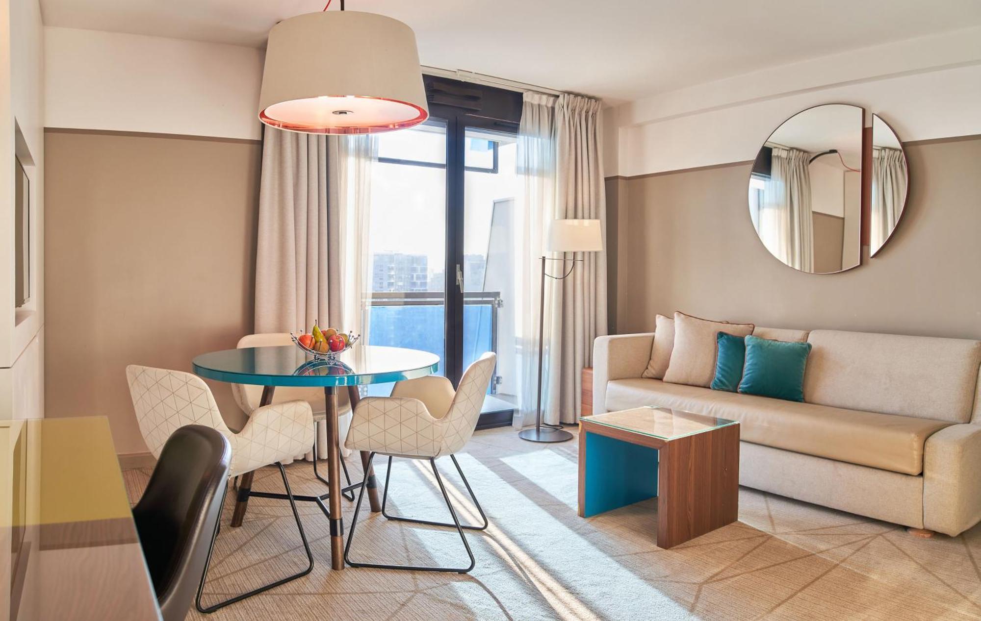 Fraser Suites Paris La Defense Courbevoie Exterior photo Living room