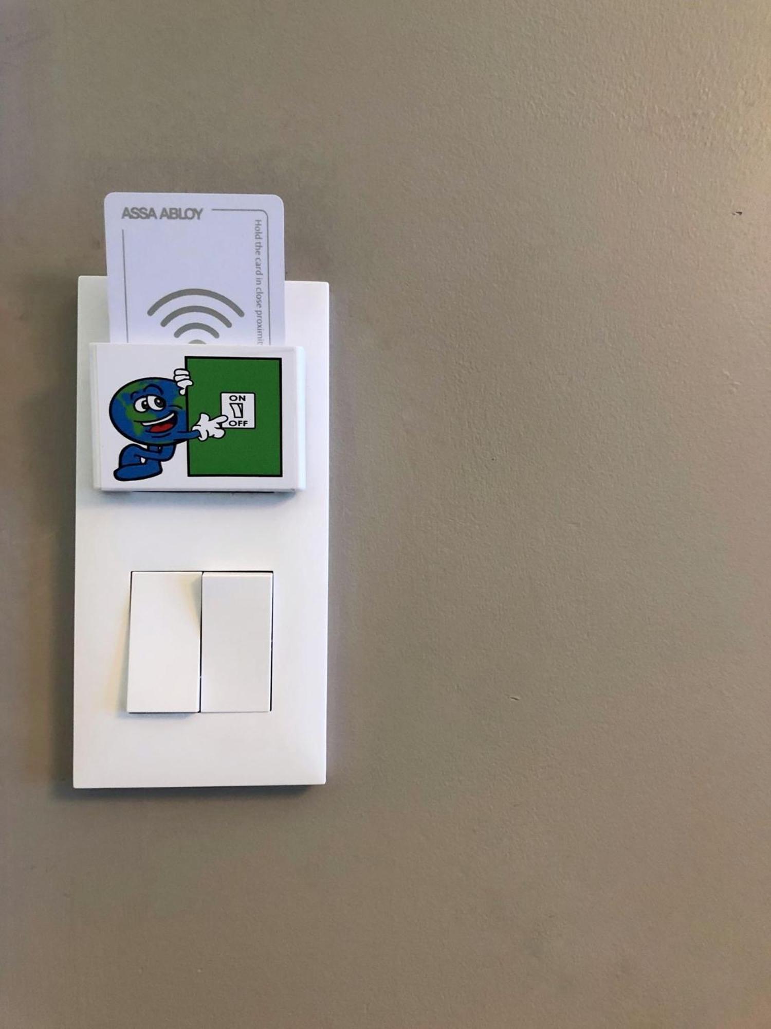 Fraser Suites Paris La Defense Courbevoie Exterior photo A key card reader
