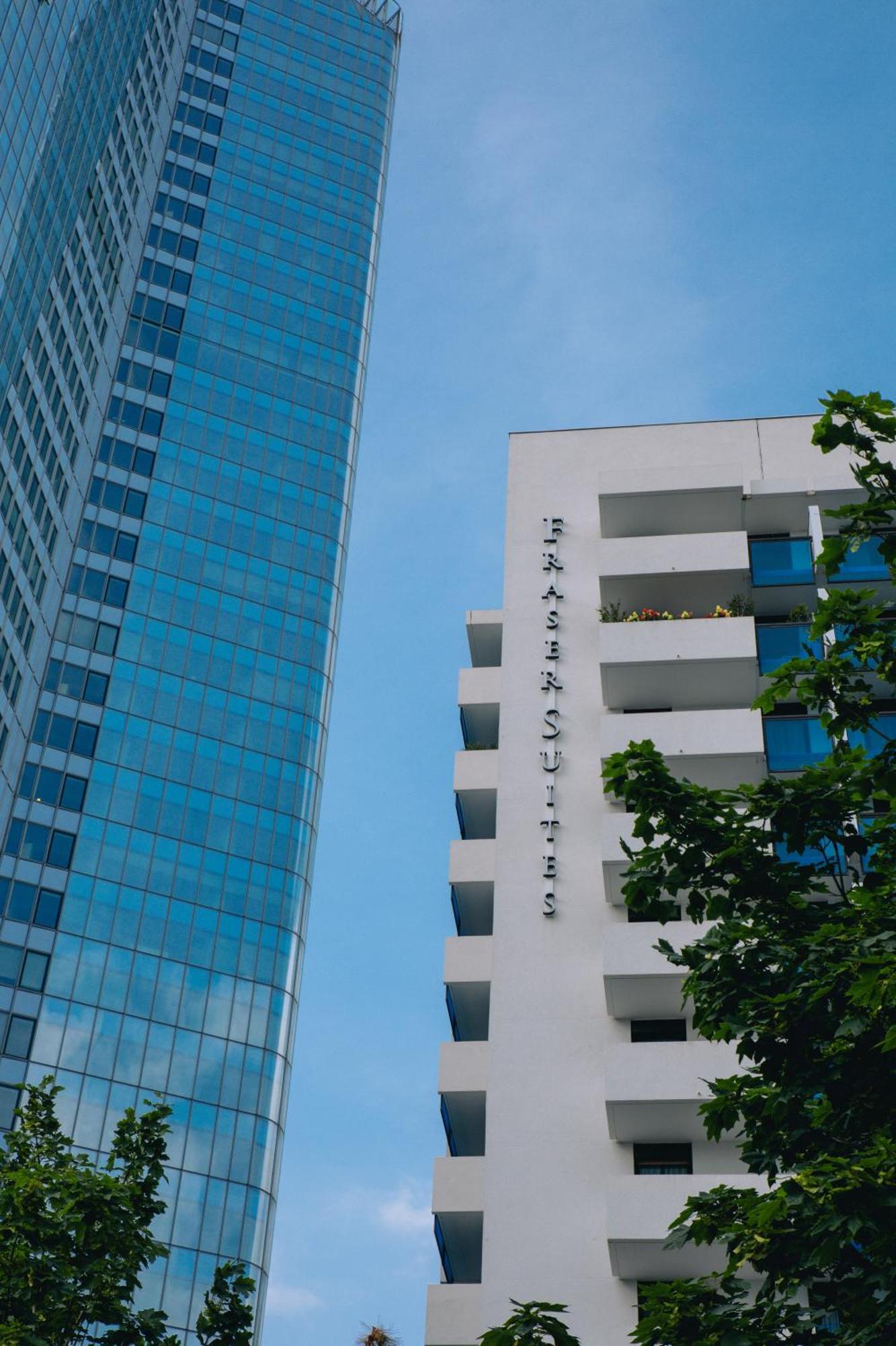 Fraser Suites Paris La Defense Courbevoie Exterior photo Residential buildings in the city centre