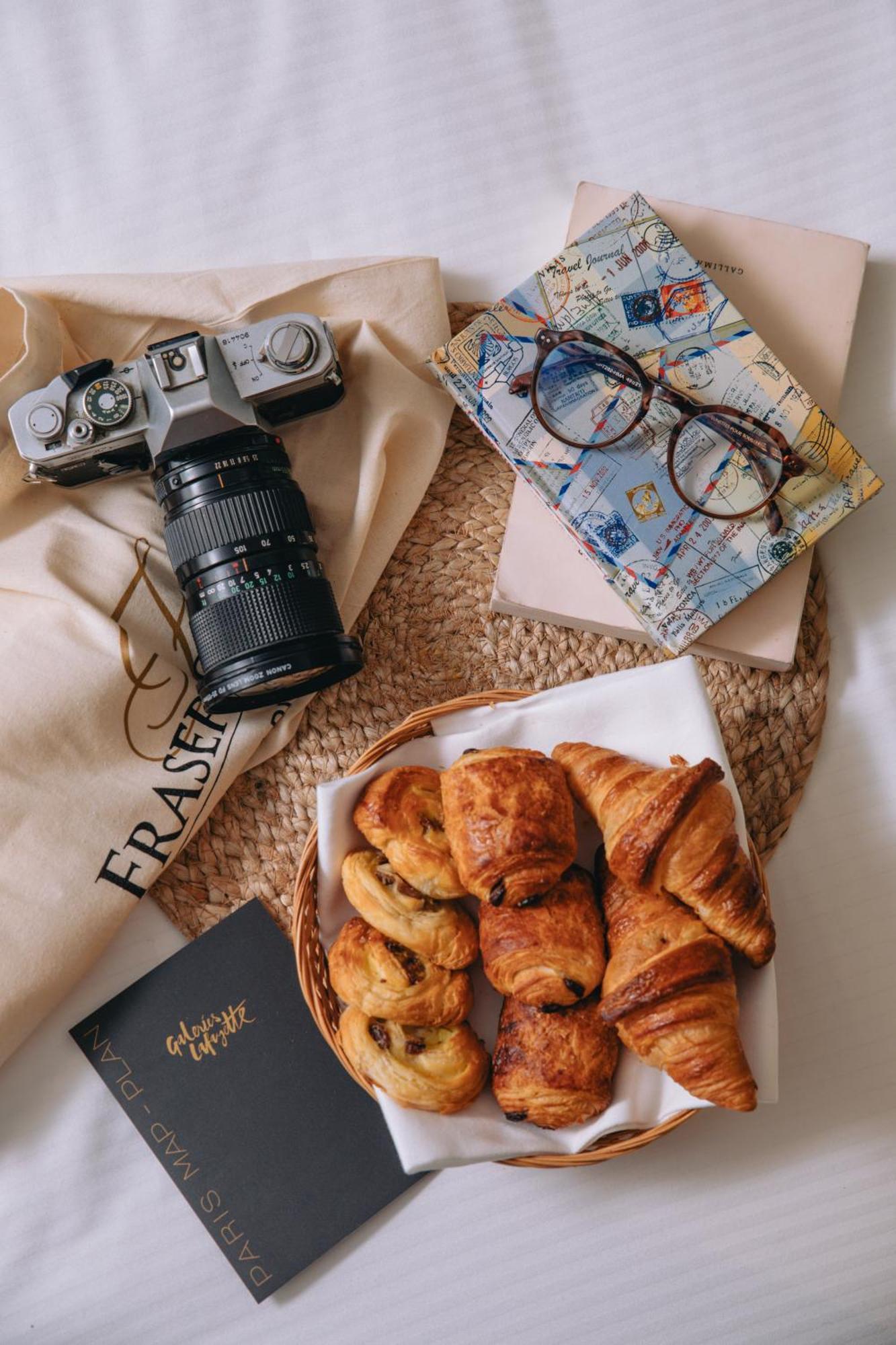 Fraser Suites Paris La Defense Courbevoie Exterior photo Croissants