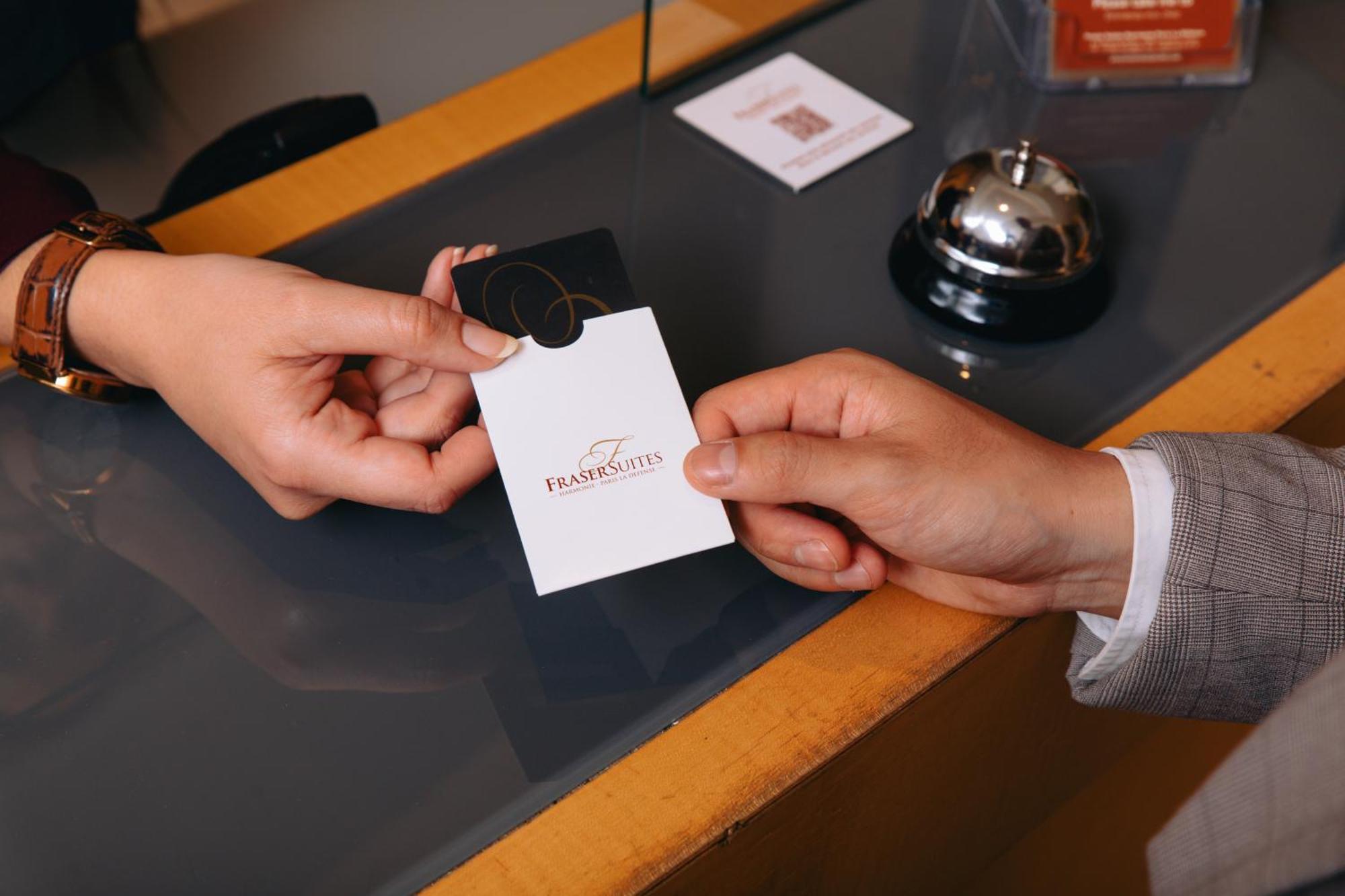 Fraser Suites Paris La Defense Courbevoie Exterior photo A hotel key card