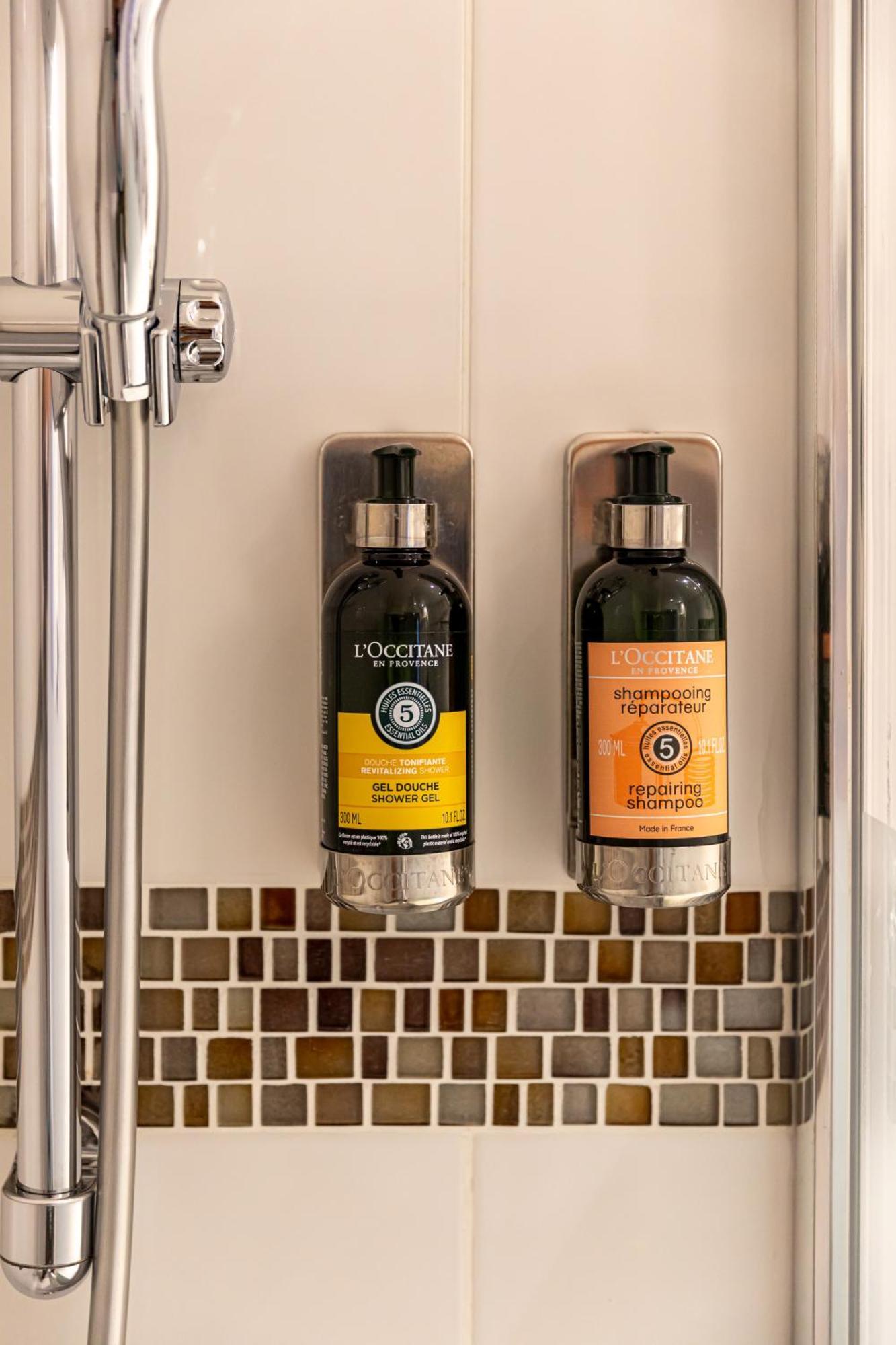 Fraser Suites Paris La Defense Courbevoie Exterior photo Shower gel and shampoo